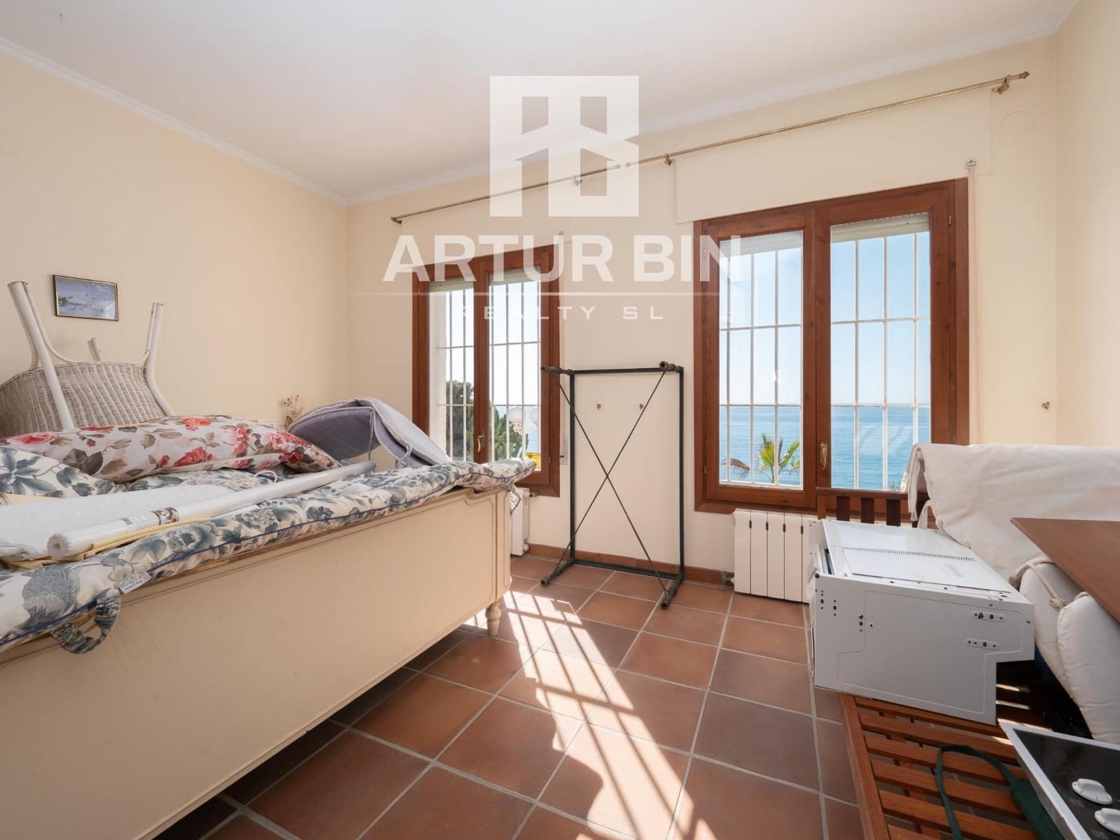 4 bedroom Villa for sale in Benissa with pool - € 1,950,000 (Ref: 9147181)