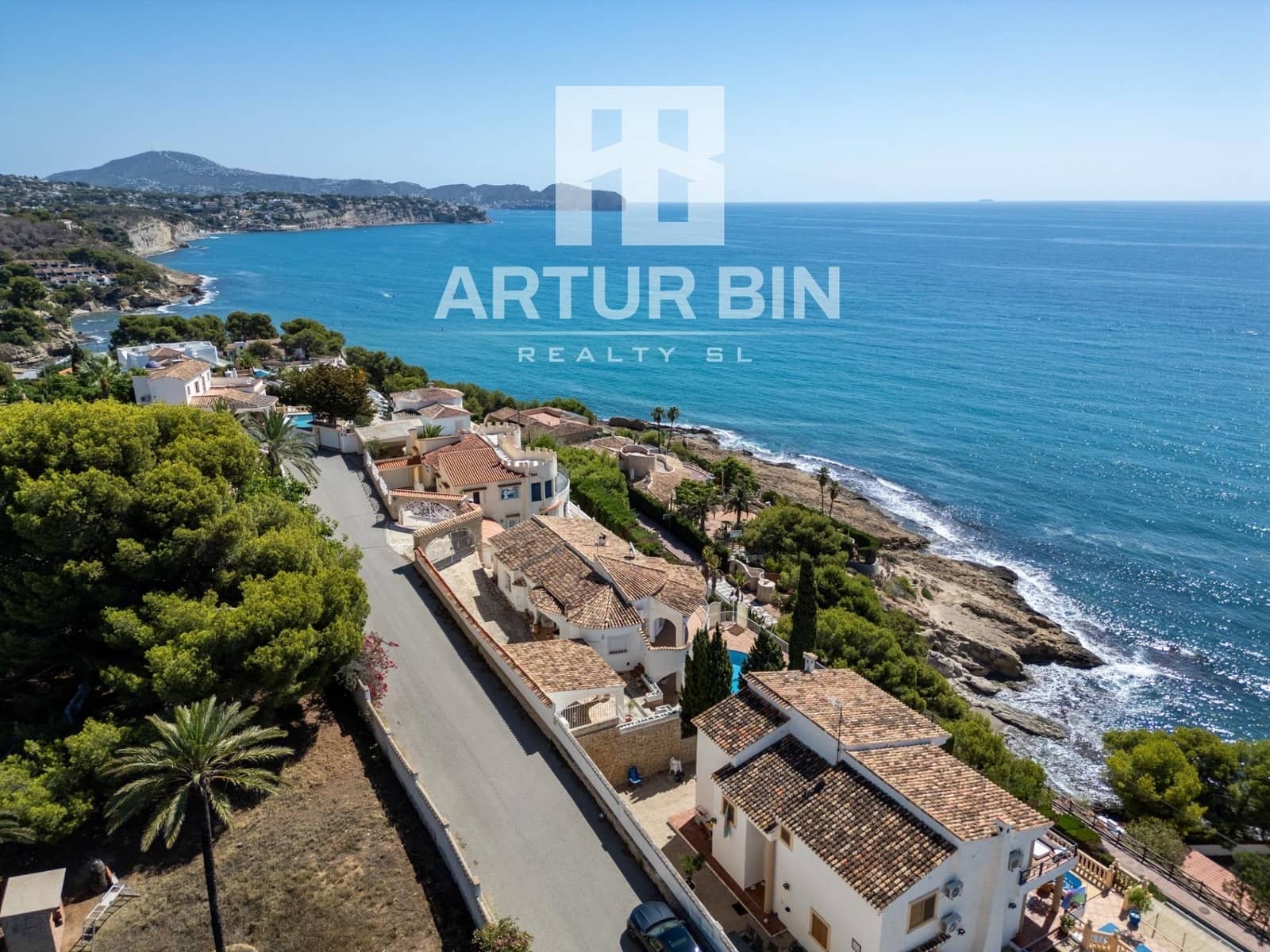 4 bedroom Villa for sale in Benissa with pool - € 1,950,000 (Ref: 9147181)