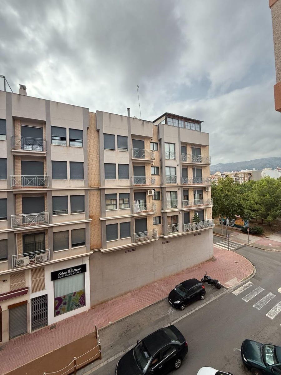 3 bedroom Apartment for sale in La Vall d'Uixo - € 160,000 (Ref: 9193818)