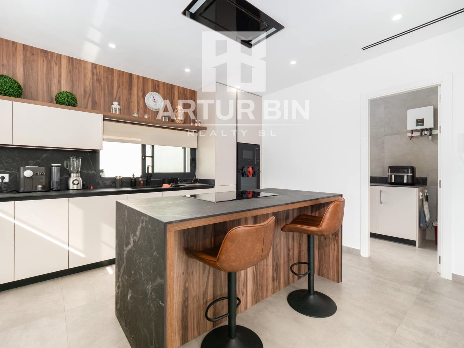 4 Zimmer Villa zu verkaufen in Montesa mit Pool - 950.000 € (Ref: 9202427)