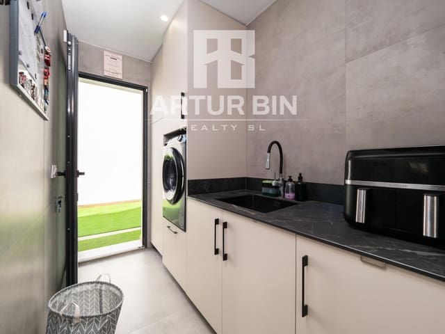 4 bedroom Villa for sale in Montesa with pool - € 950,000 (Ref: 9202427)