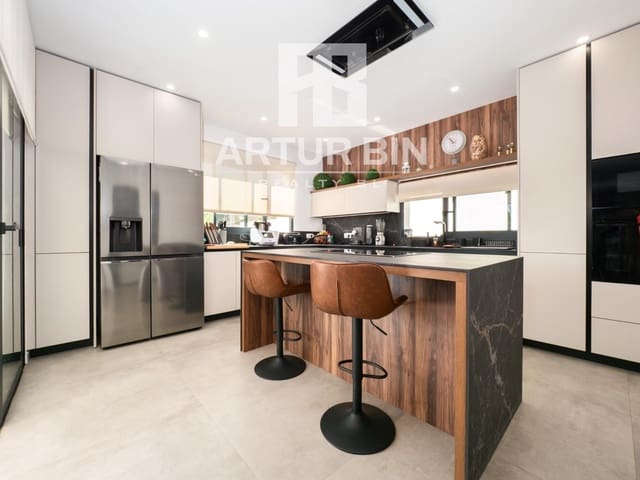 4 bedroom Villa for sale in Montesa with pool - € 950,000 (Ref: 9202427)