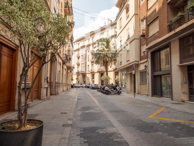 Gewerbe zu verkaufen in Ciutat Vella, València Stadt - 250.000 € (Ref: 9206819)