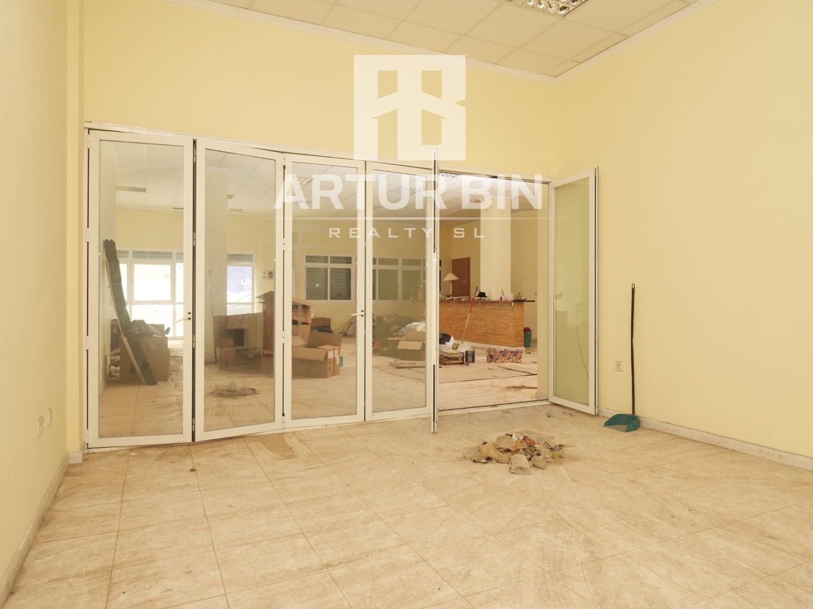 Kommersiell till salu i Valencia stad - 280 000 € (Ref: 9206820)