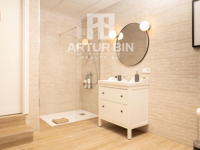 4 bedroom Commercial for sale in Patraix, Valencia city - € 800,000 (Ref: 9228548)