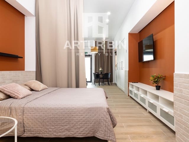 4 bedroom Commercial for sale in Patraix, Valencia city - € 800,000 (Ref: 9228548)