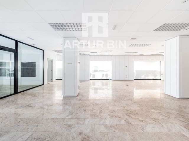 Local Commercial à louer à Sant Francesc, Valence ville - 14 000 € (Ref: 9240427)