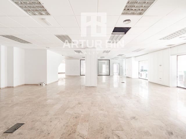 Local Commercial à louer à Sant Francesc, Valence ville - 14 000 € (Ref: 9240427)