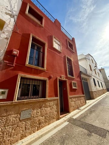 5 slaapkamer Appartement te koop in Villar del Arzobispo met garage - € 390.000 (Ref: 9264567)