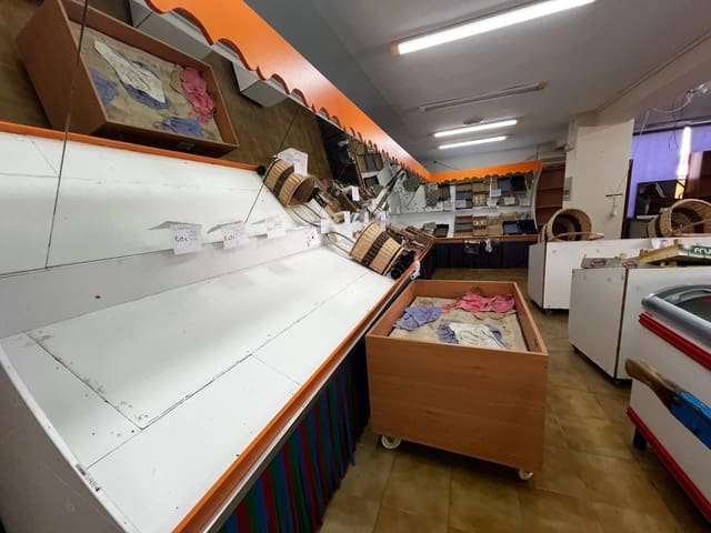 Commercieel te koop in Tavernes de la Valldigna - € 150.000 (Ref: 9301065)