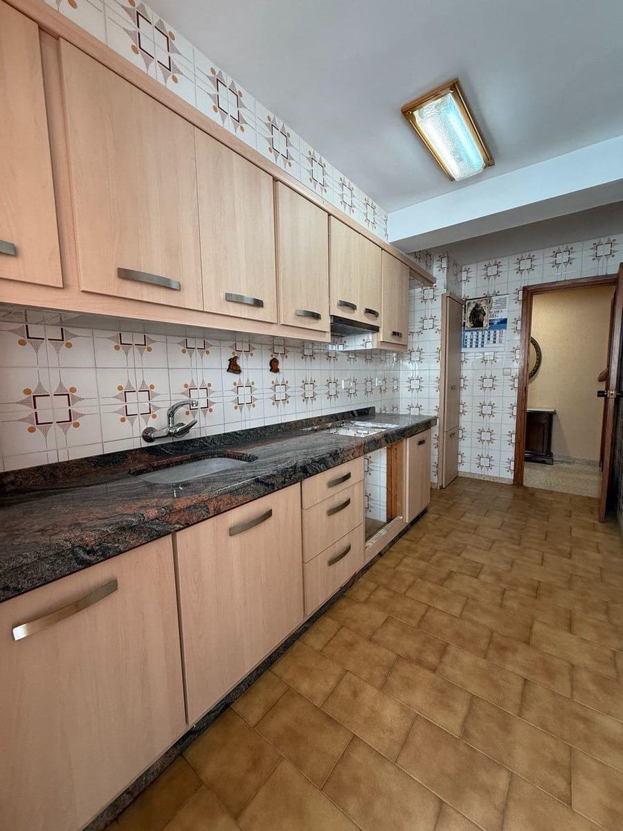 3 bedroom Apartment for sale in Tavernes de la Valldigna - € 105,000 (Ref: 9312901)