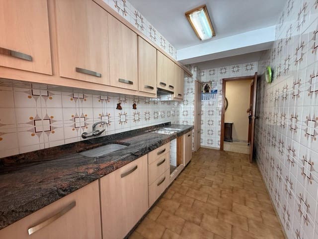 3 bedroom Apartment for sale in Tavernes de la Valldigna - € 105,000 (Ref: 9312901)