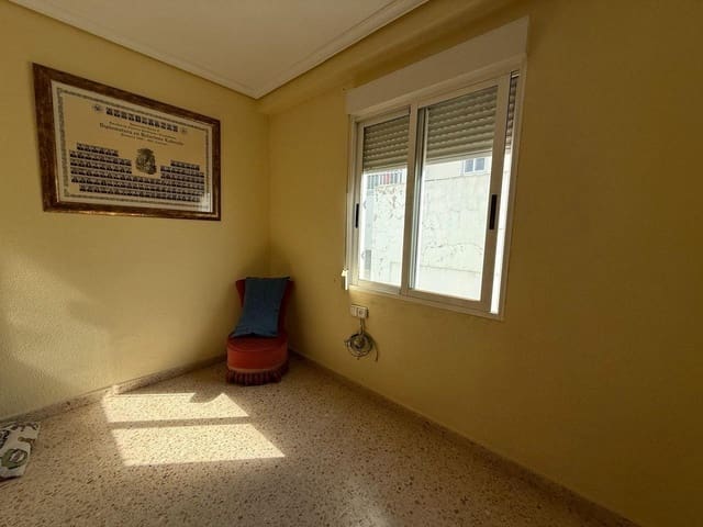 3 bedroom Apartment for sale in Tavernes de la Valldigna - € 105,000 (Ref: 9312901)