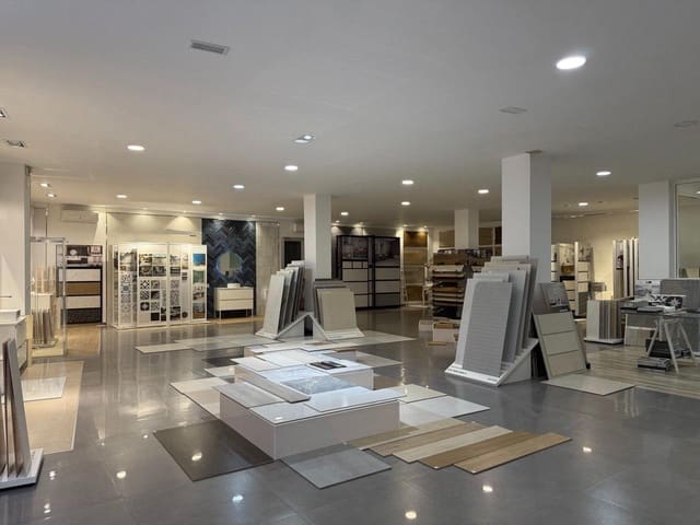 Commercial for sale in Alboraya / Alboraia - € 495,000 (Ref: 9330659)