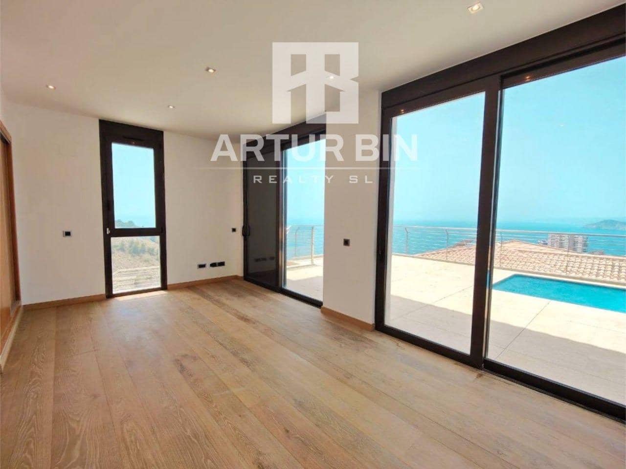 5 soveværelse Villa til salg i Benidorm med swimmingpool garage - € 3.100.000 (Ref: 9330660)