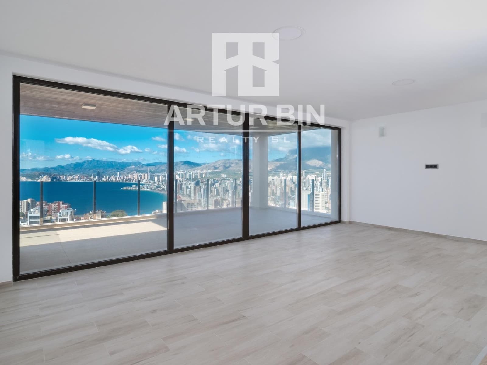 5 soveværelse Villa til salg i Benidorm med swimmingpool garage - € 3.100.000 (Ref: 9330660)