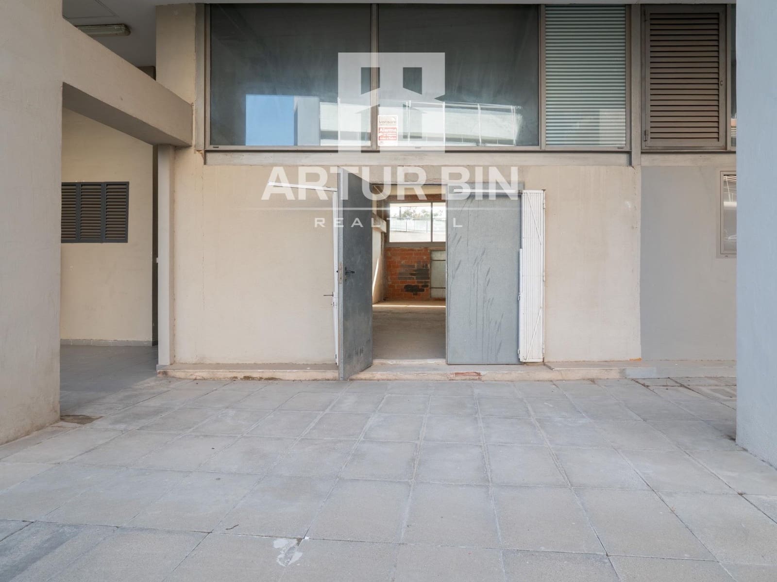Commercial for sale in Valencia city - € 135,000 (Ref: 9338054)