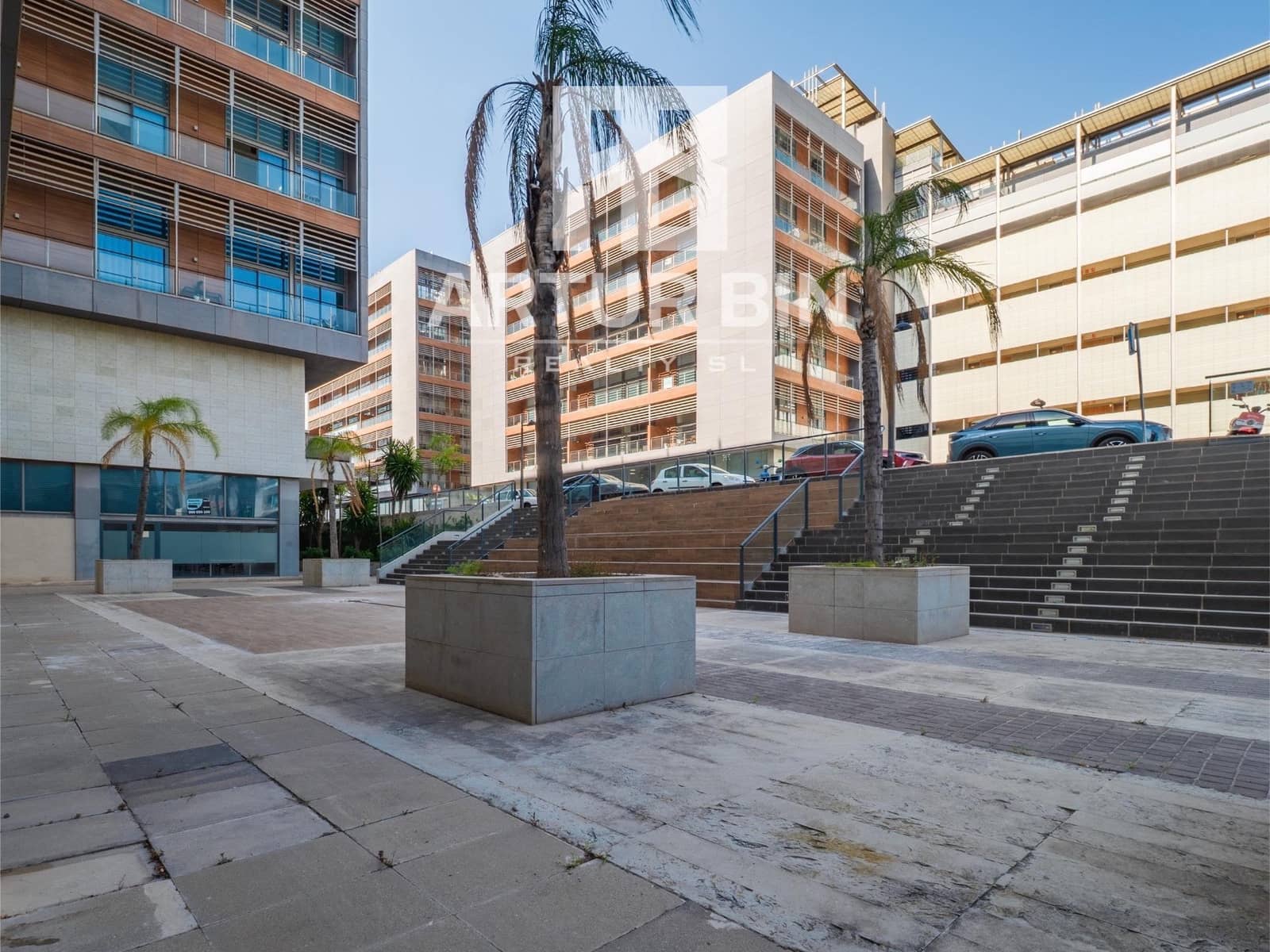 Commercial for sale in Valencia city - € 135,000 (Ref: 9338054)