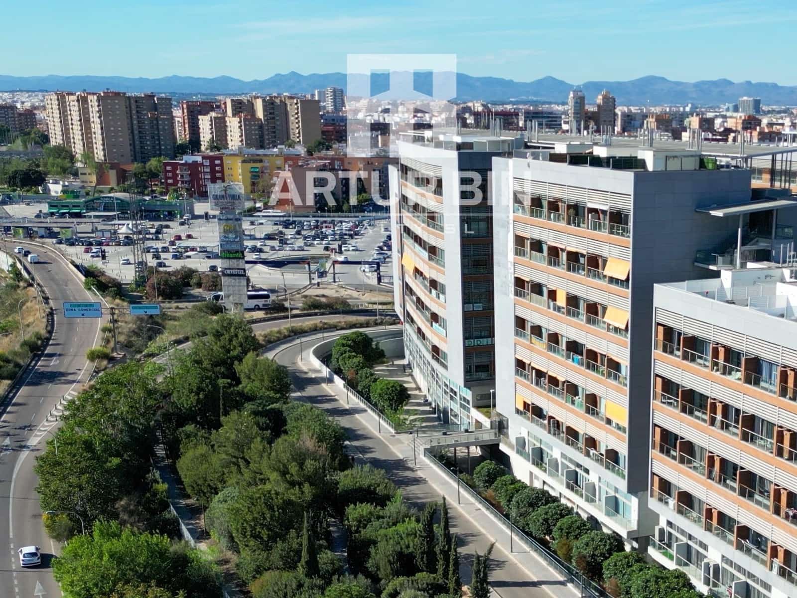 Commercial for sale in Valencia city - € 135,000 (Ref: 9338054)
