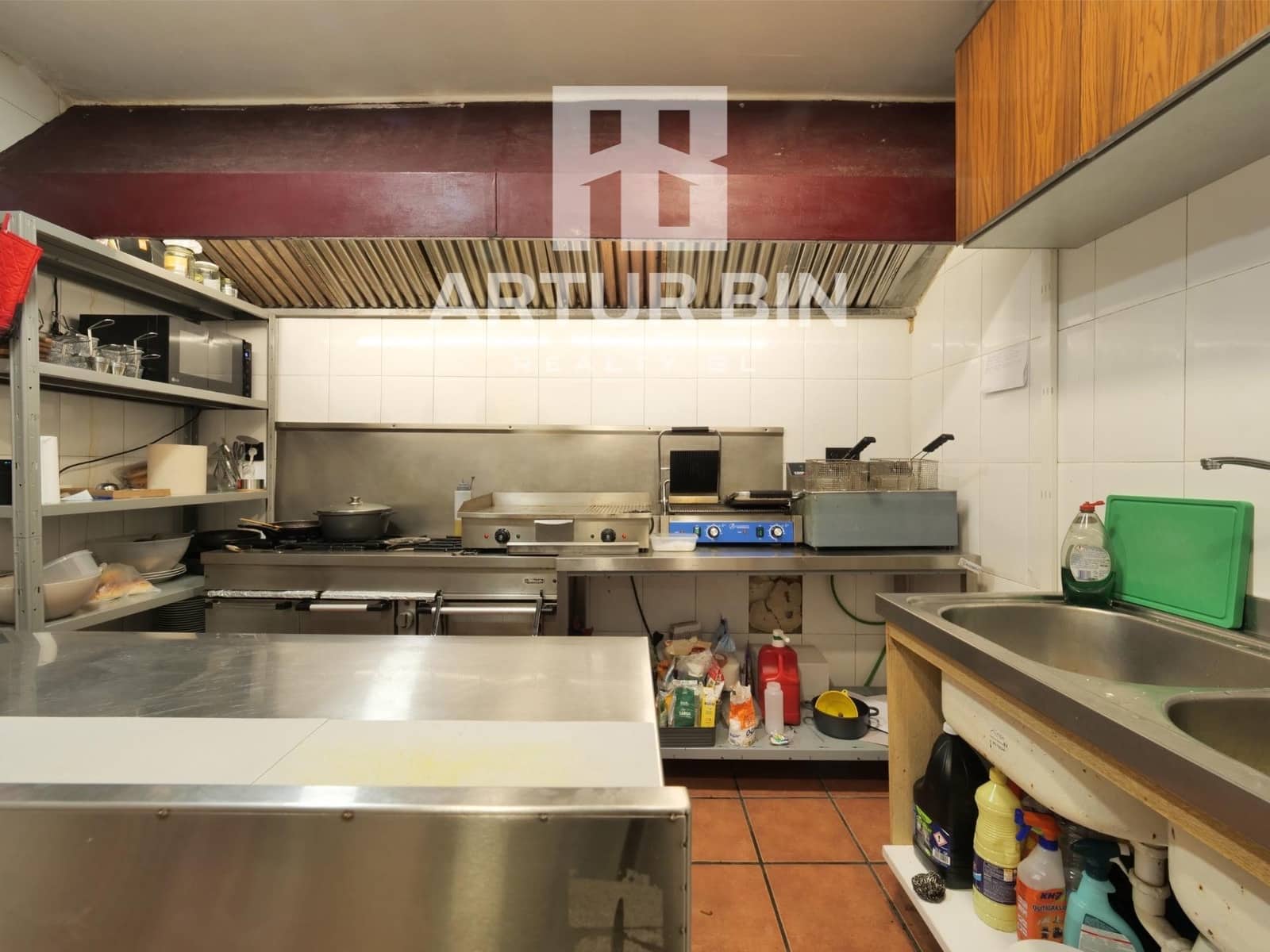 Business for sale in Valencia city - € 50,000 (Ref: 9347371)