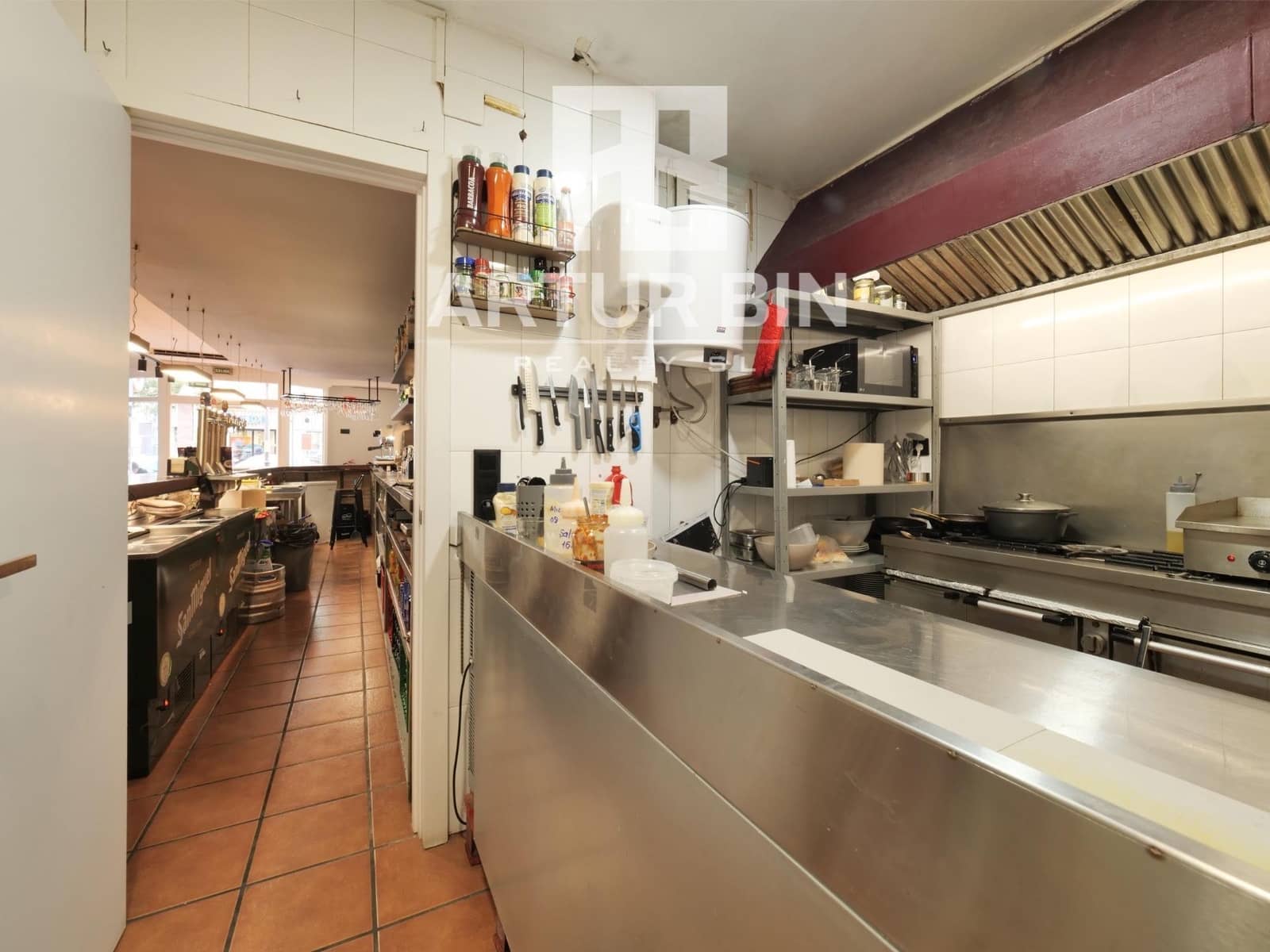 Business for sale in Valencia city - € 50,000 (Ref: 9347371)