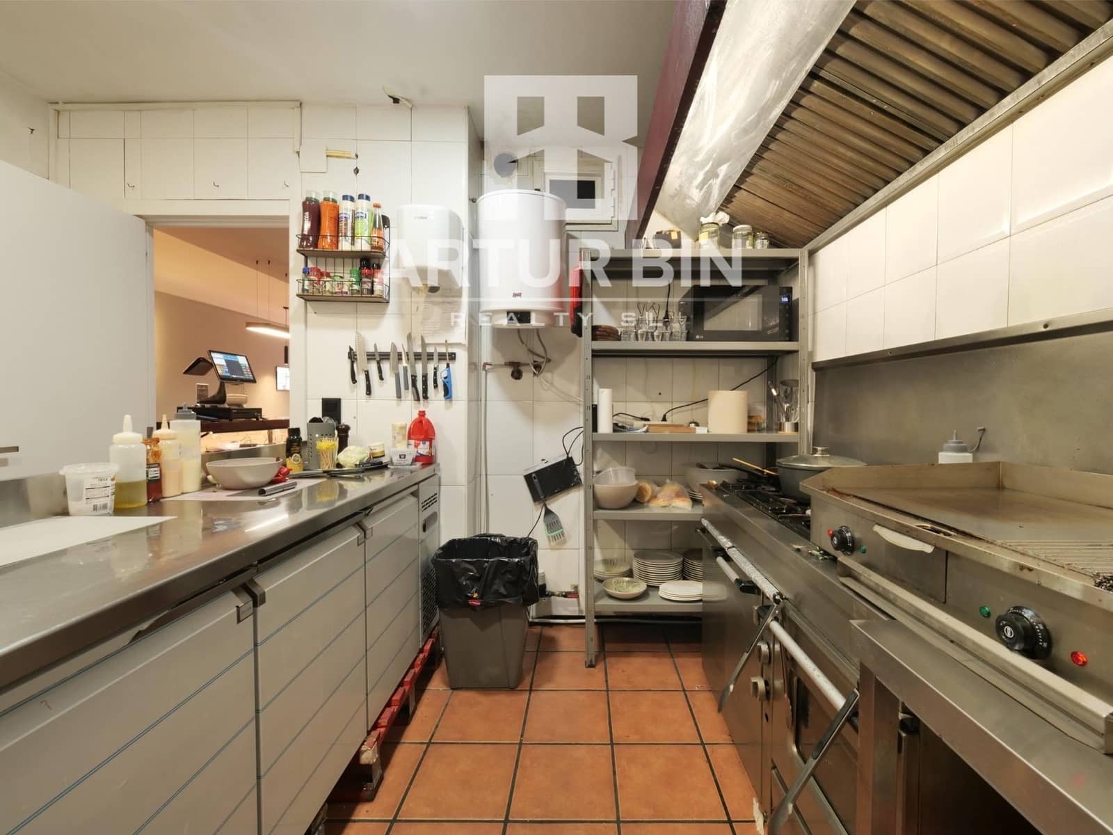 Business for sale in Valencia city - € 50,000 (Ref: 9347371)