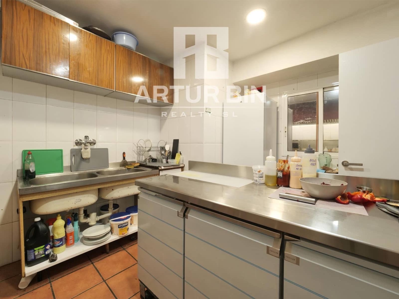 Business for sale in Valencia city - € 50,000 (Ref: 9347371)