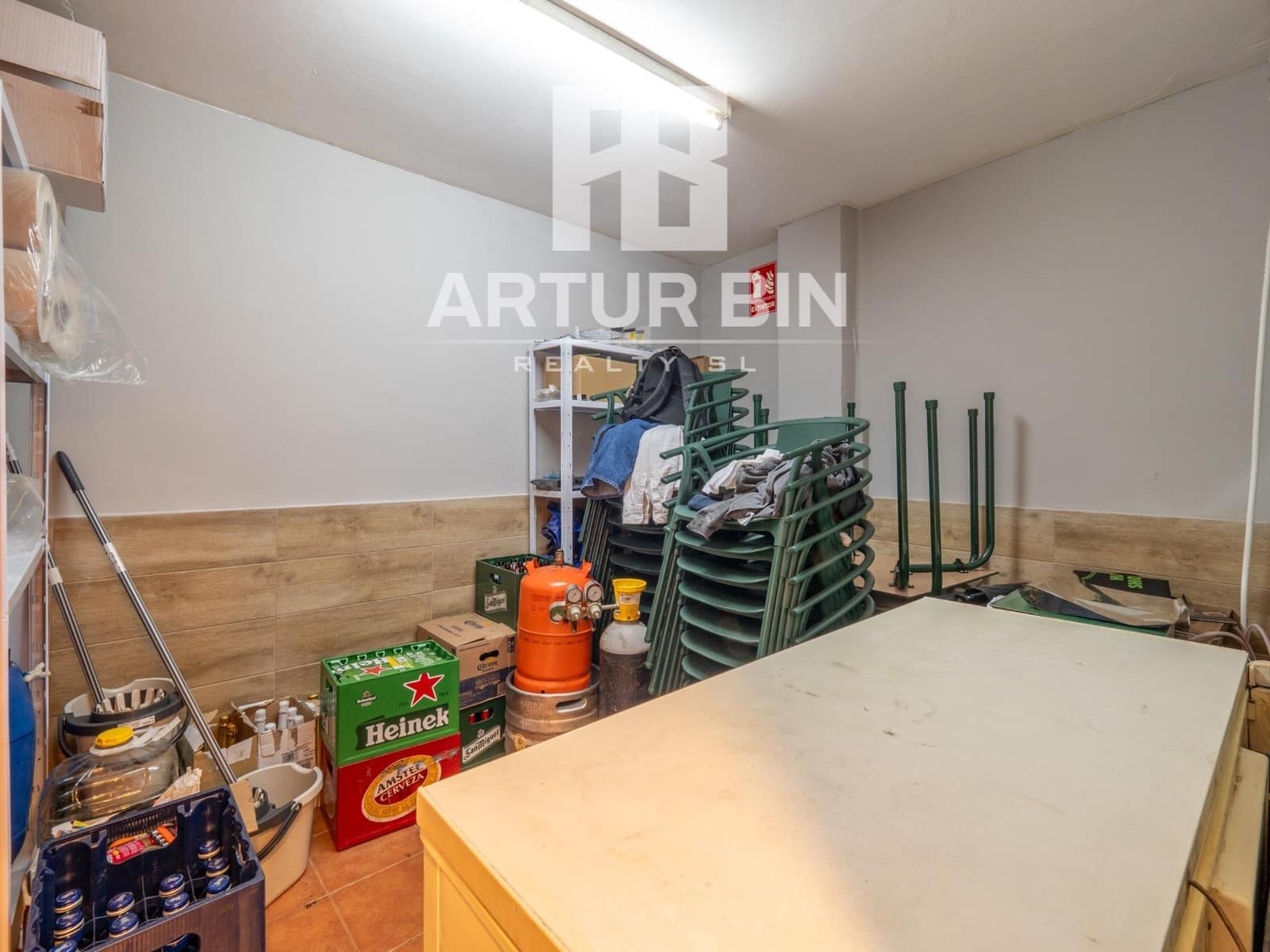 Business for sale in Valencia city - € 50,000 (Ref: 9347371)