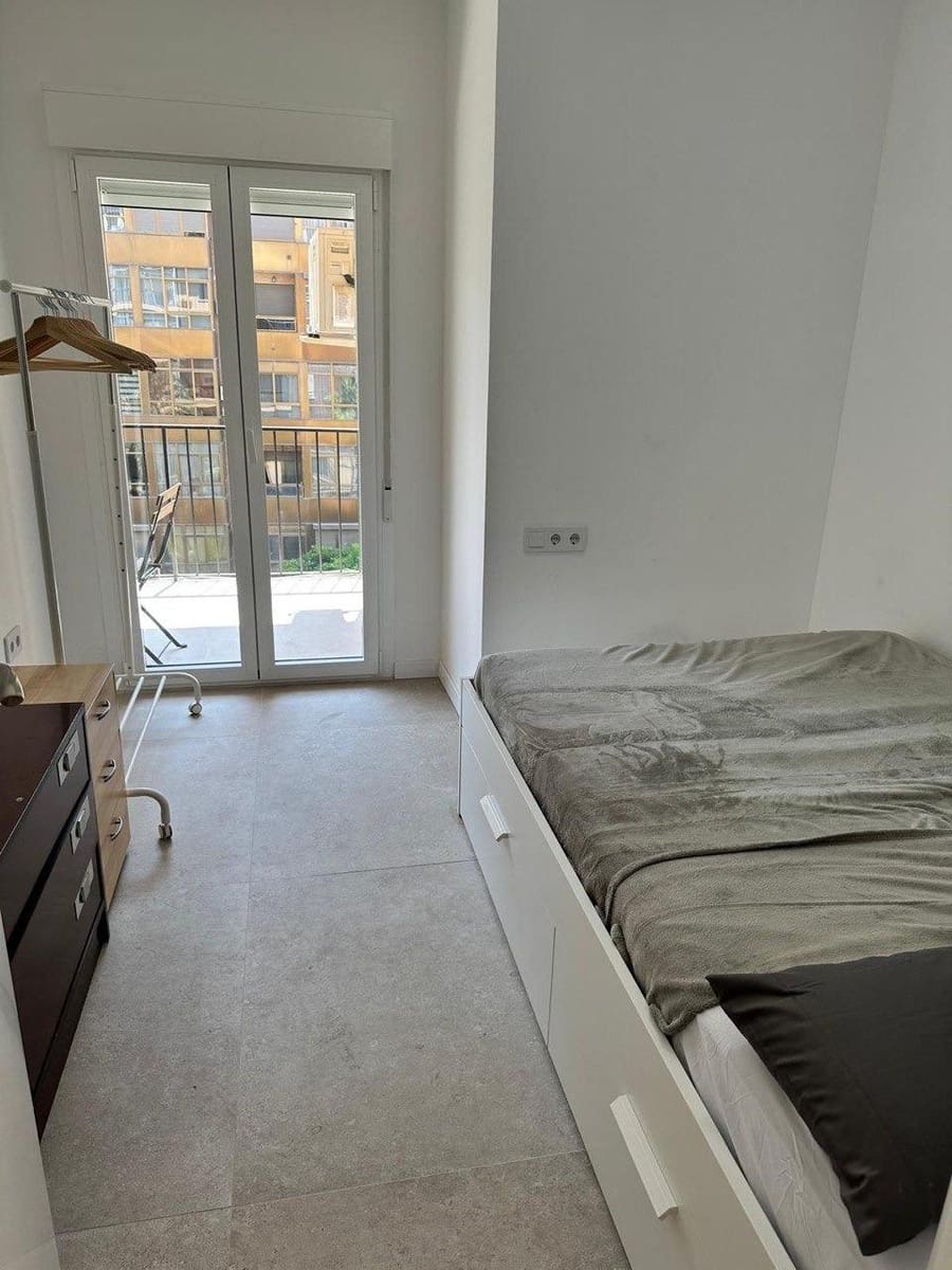 3 slaapkamer Appartement te huur in Valencia stad - € 2.000 (Ref: 9353633)