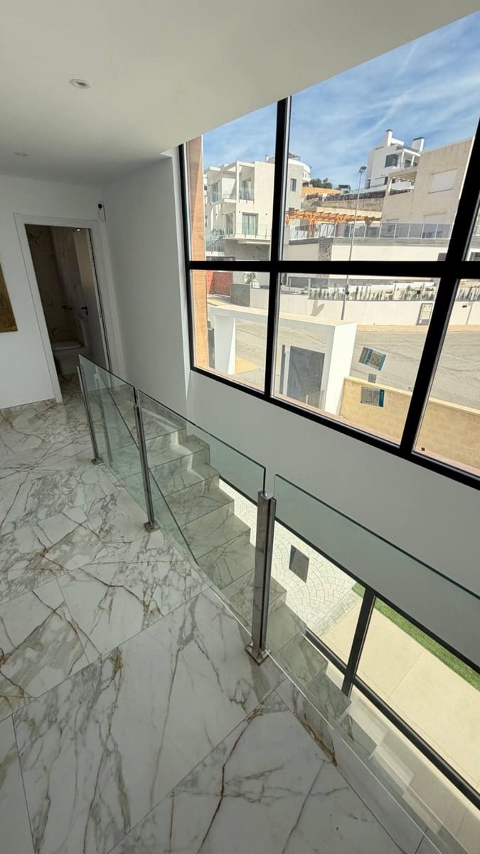 5 Zimmer Villa zu verkaufen in Finestrat mit Pool - 760.000 € (Ref: 9353636)