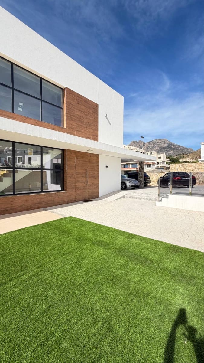 5 Zimmer Villa zu verkaufen in Finestrat mit Pool - 760.000 € (Ref: 9353636)