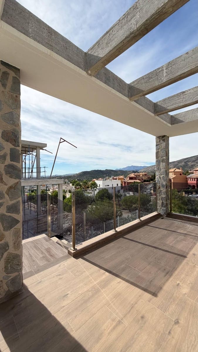 5 Zimmer Villa zu verkaufen in Finestrat mit Pool - 760.000 € (Ref: 9353636)