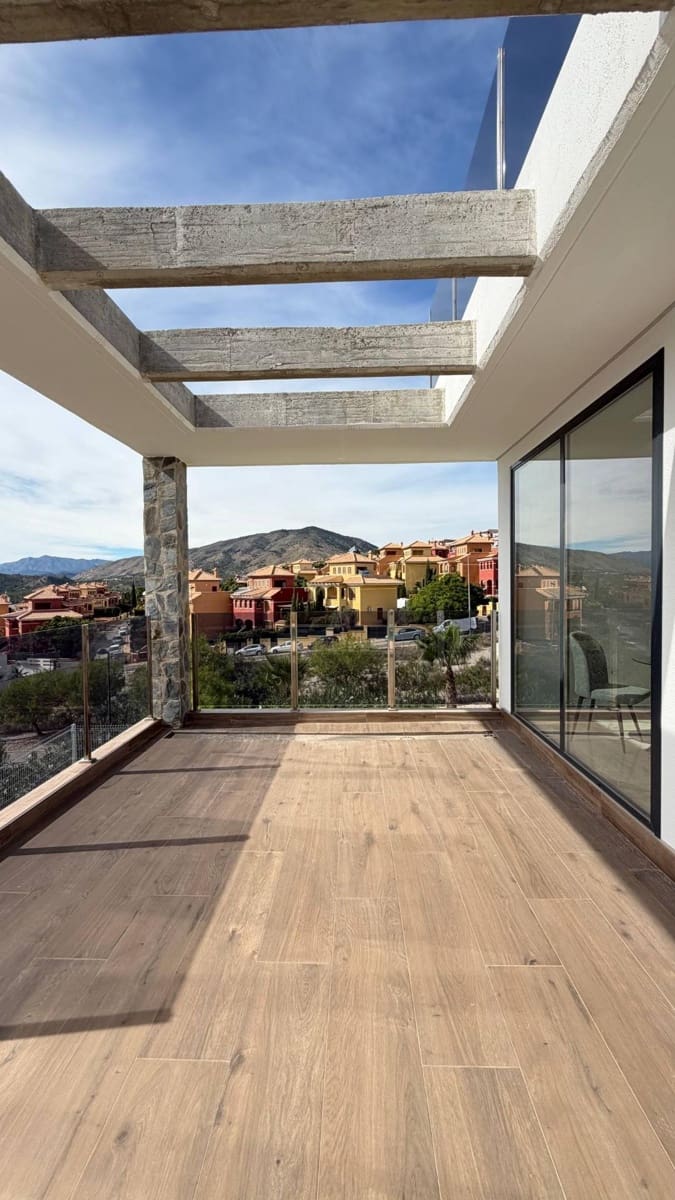 5 Zimmer Villa zu verkaufen in Finestrat mit Pool - 760.000 € (Ref: 9353636)