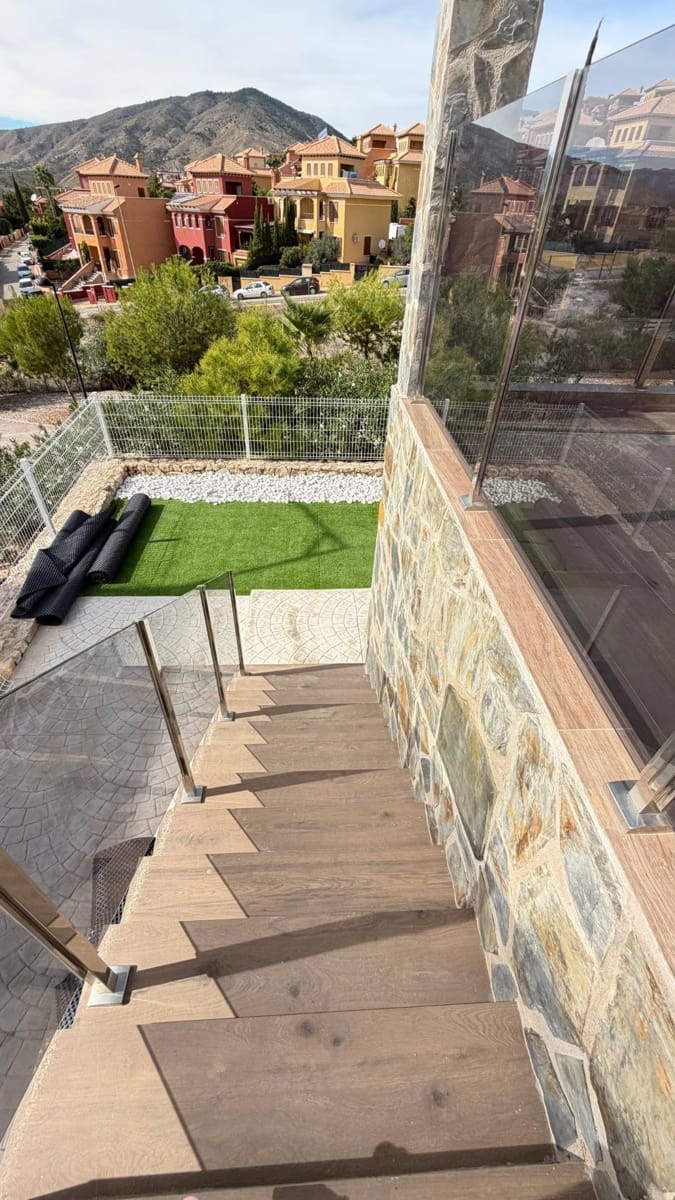 5 Zimmer Villa zu verkaufen in Finestrat mit Pool - 760.000 € (Ref: 9353636)