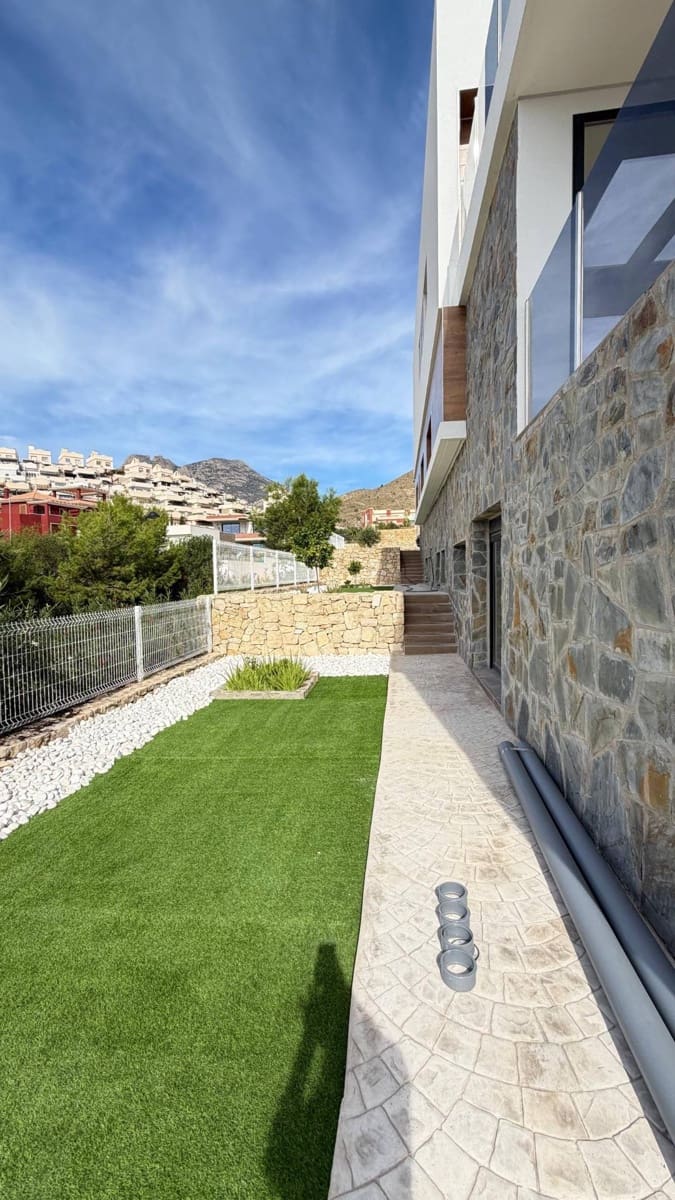 5 Zimmer Villa zu verkaufen in Finestrat mit Pool - 760.000 € (Ref: 9353636)