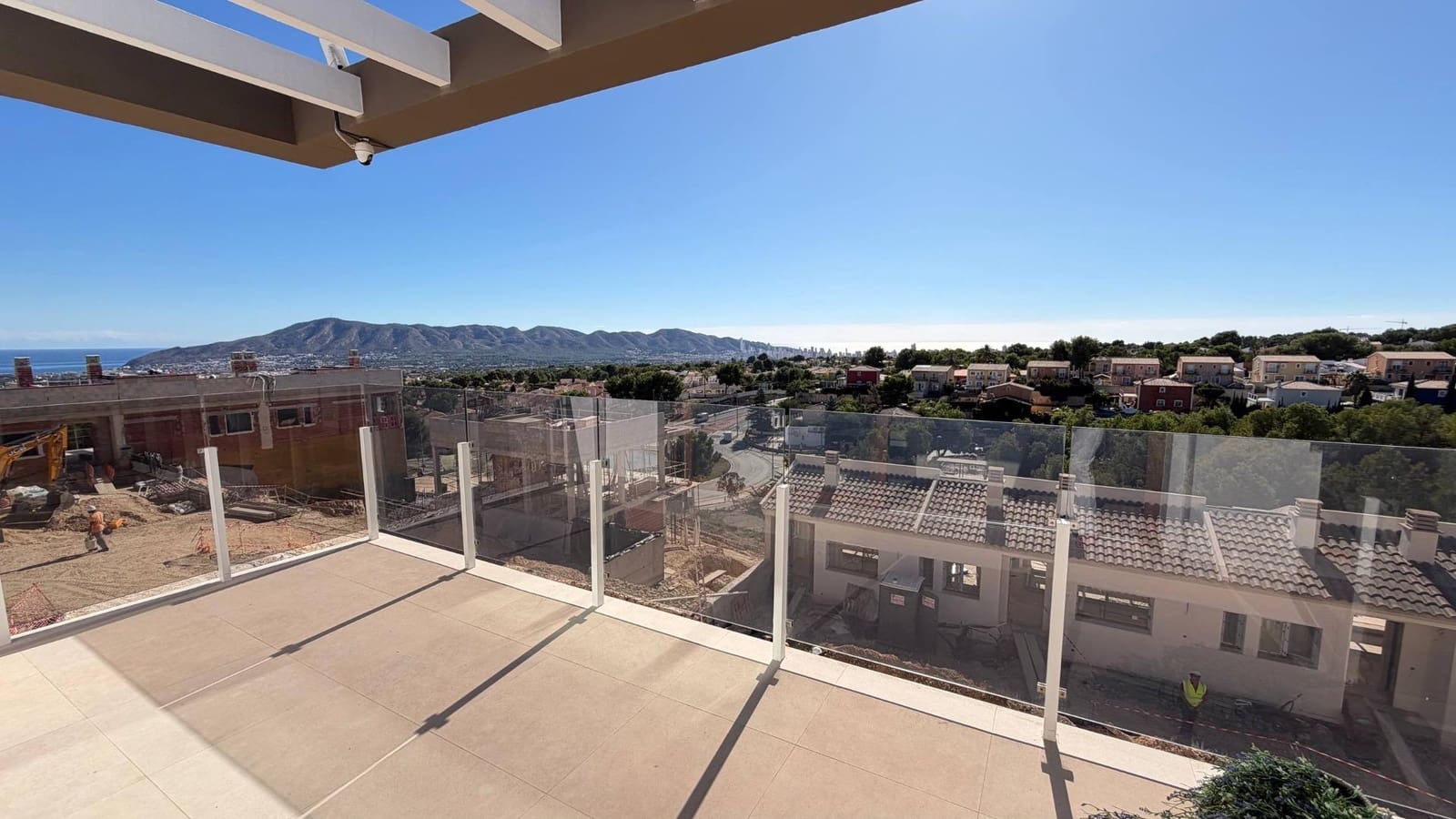 4 bedroom Apartment for sale in La Nucia with pool - € 449,000 (Ref: 9379042)