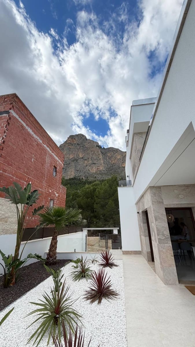 3 makuuhuone Huvila myytävänä paikassa Polop mukana uima-altaan - 598 000 € (Ref: 9398517)