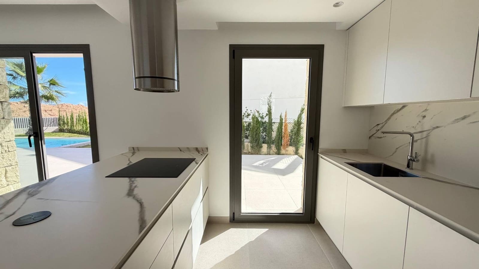 4 bedroom Villa for sale in Finestrat with pool - € 807,000 (Ref: 9398518)