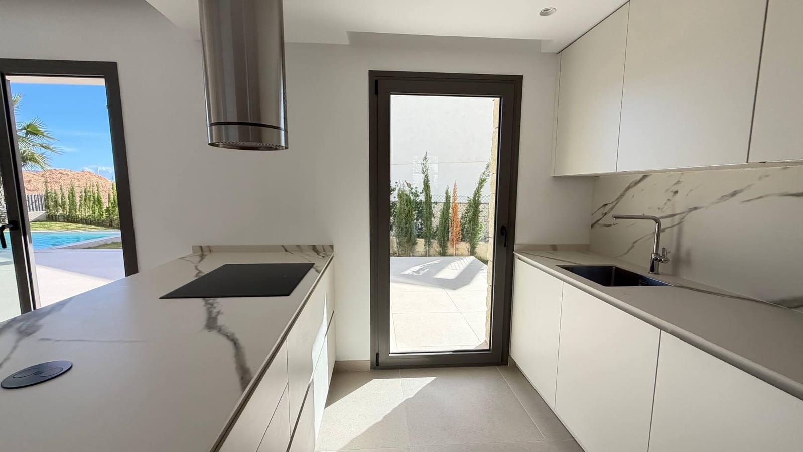 4 bedroom Villa for sale in Finestrat with pool - € 807,000 (Ref: 9398518)