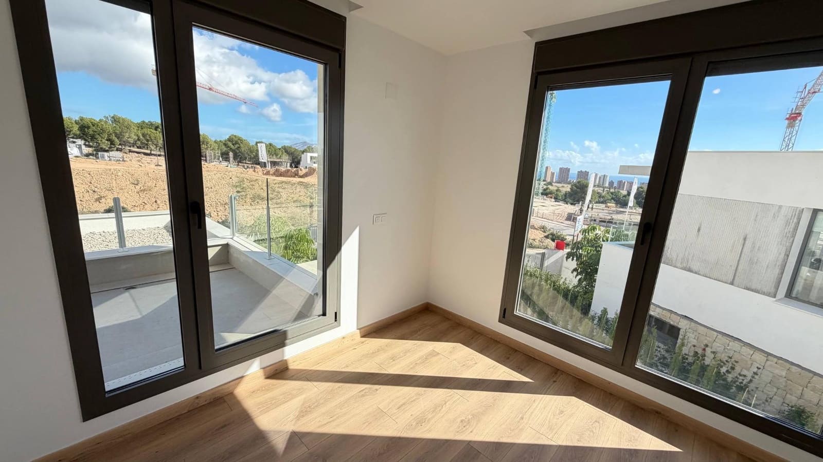 4 bedroom Villa for sale in Finestrat with pool - € 807,000 (Ref: 9398518)