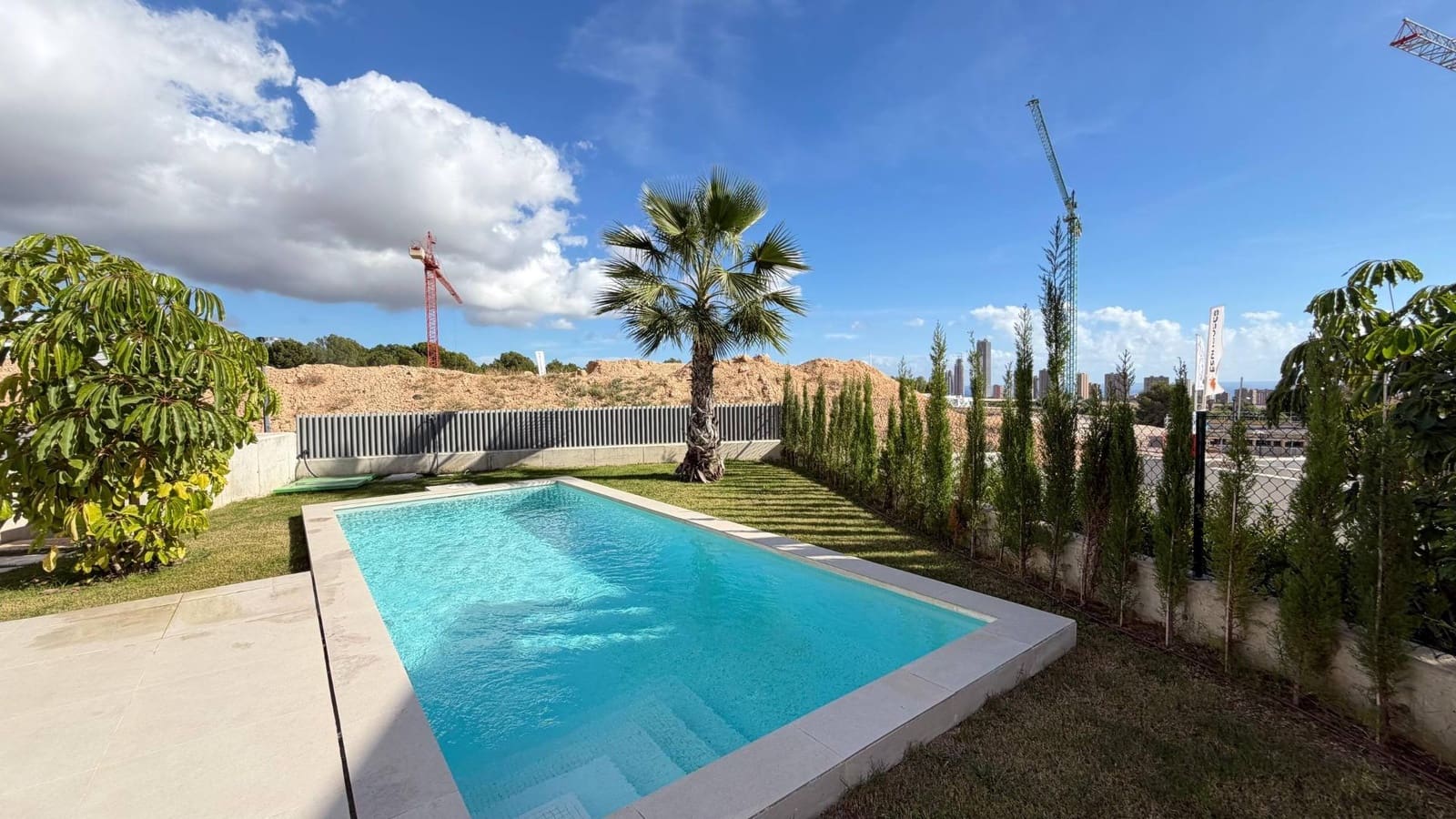 4 bedroom Villa for sale in Finestrat with pool - € 807,000 (Ref: 9398518)