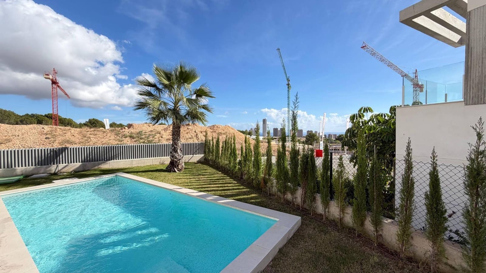 4 bedroom Villa for sale in Finestrat with pool - € 807,000 (Ref: 9398518)