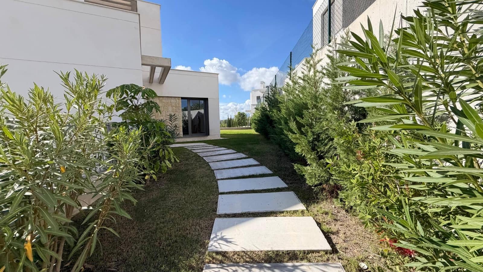 4 bedroom Villa for sale in Finestrat with pool - € 807,000 (Ref: 9398518)