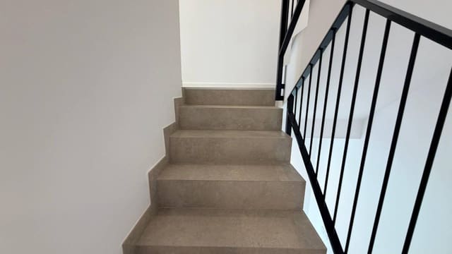 Casa de 4 habitaciones en Finestrat en venta - 555.000 € (Ref: 9403652)