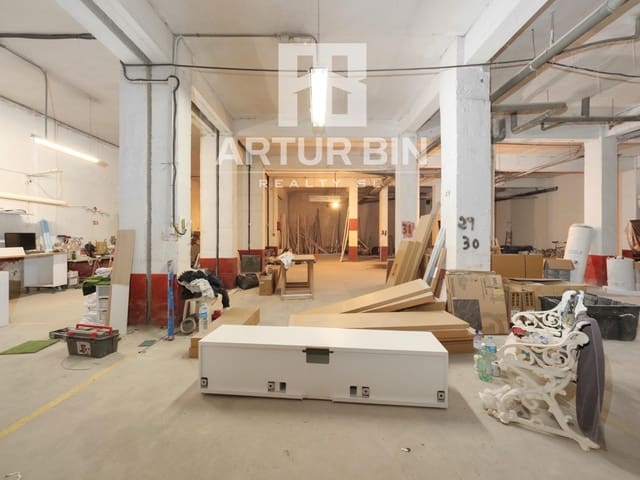 Garage for sale in Trinitat, Valencia city - € 700,000 (Ref: 9410996)