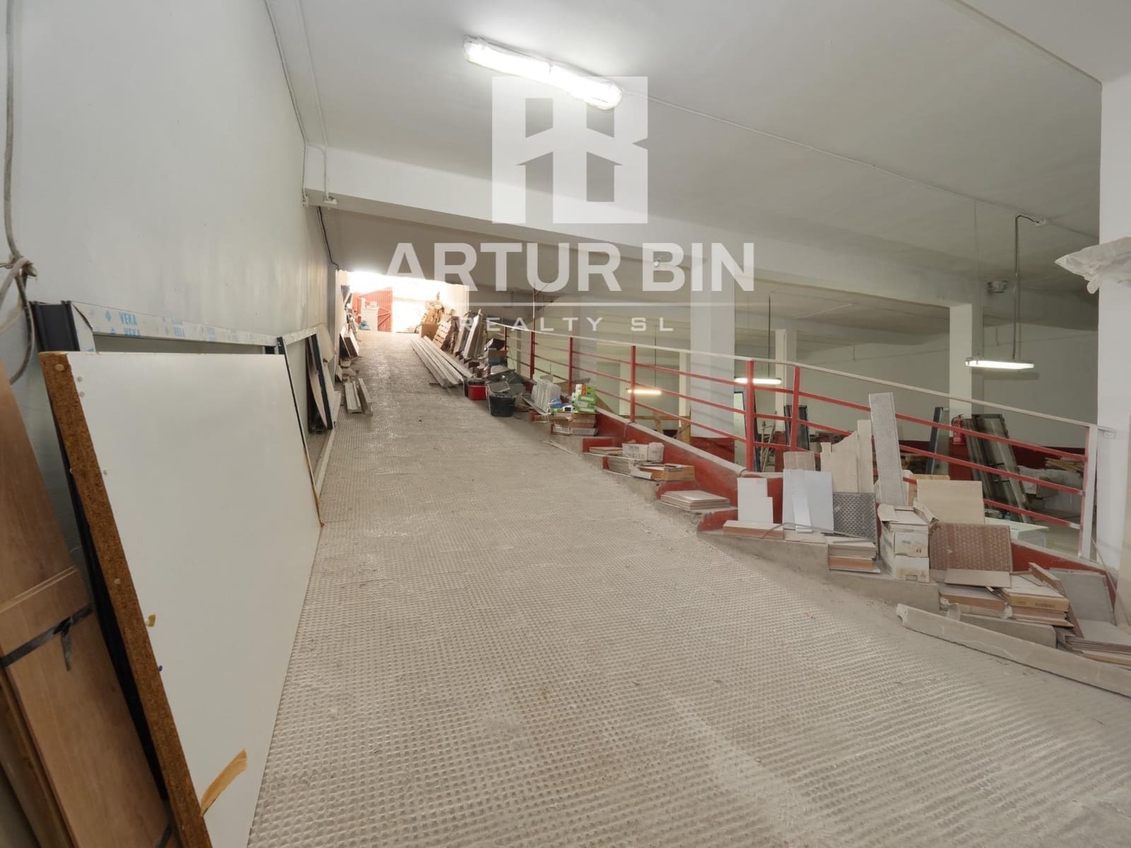 Garage te koop in Valencia stad - € 700.000 (Ref: 9410996)