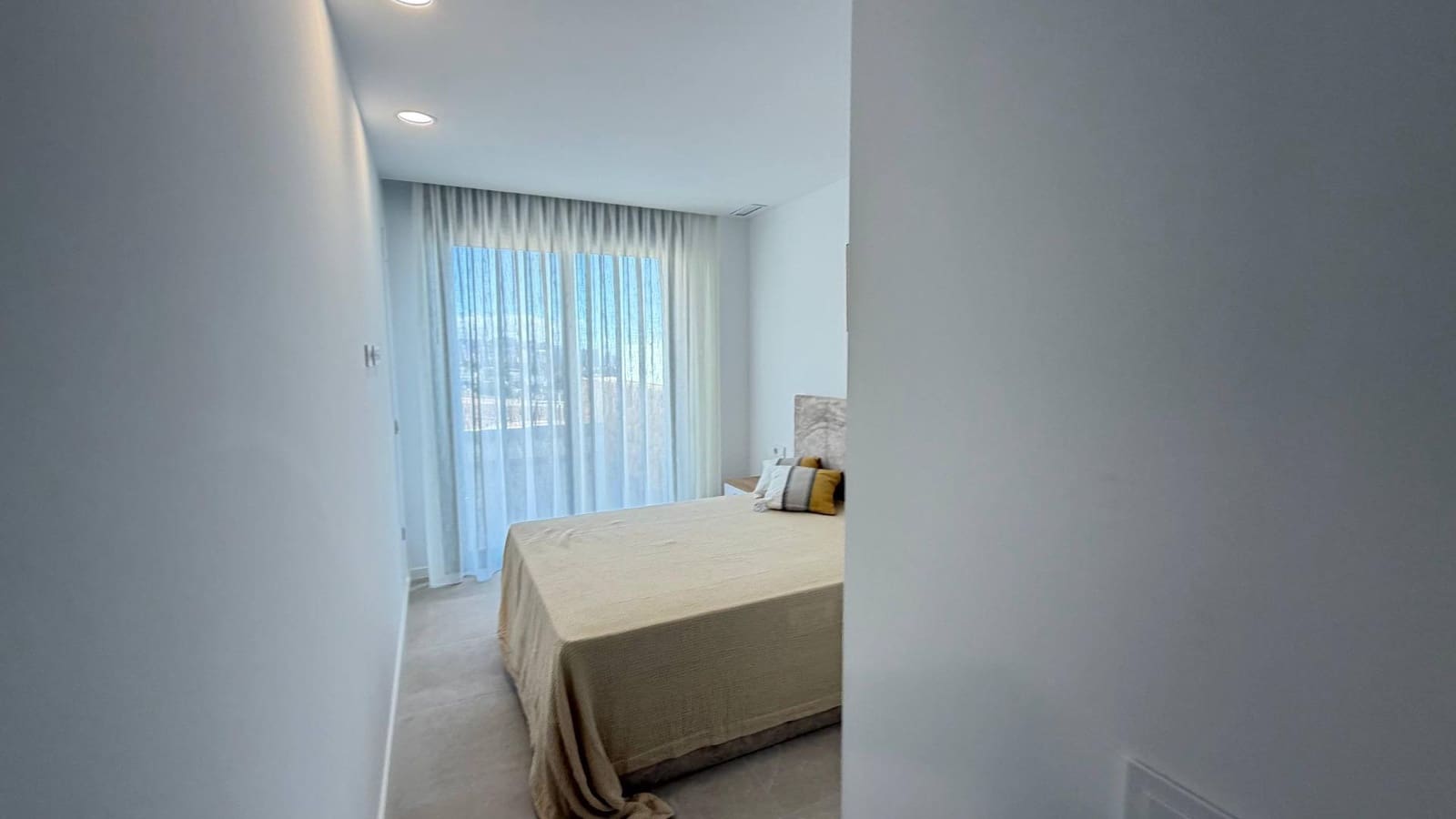 2 bedroom Apartment for rent in Finestrat with pool - € 2,000 (Ref: 9415964)