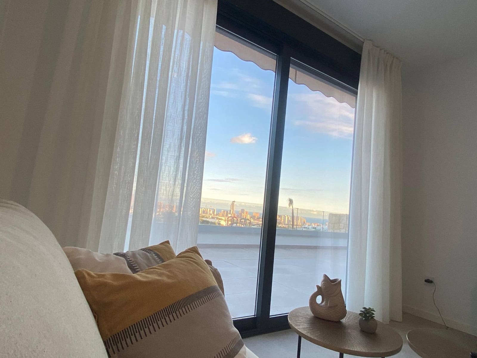 2 bedroom Apartment for rent in Finestrat with pool - € 2,000 (Ref: 9415966)