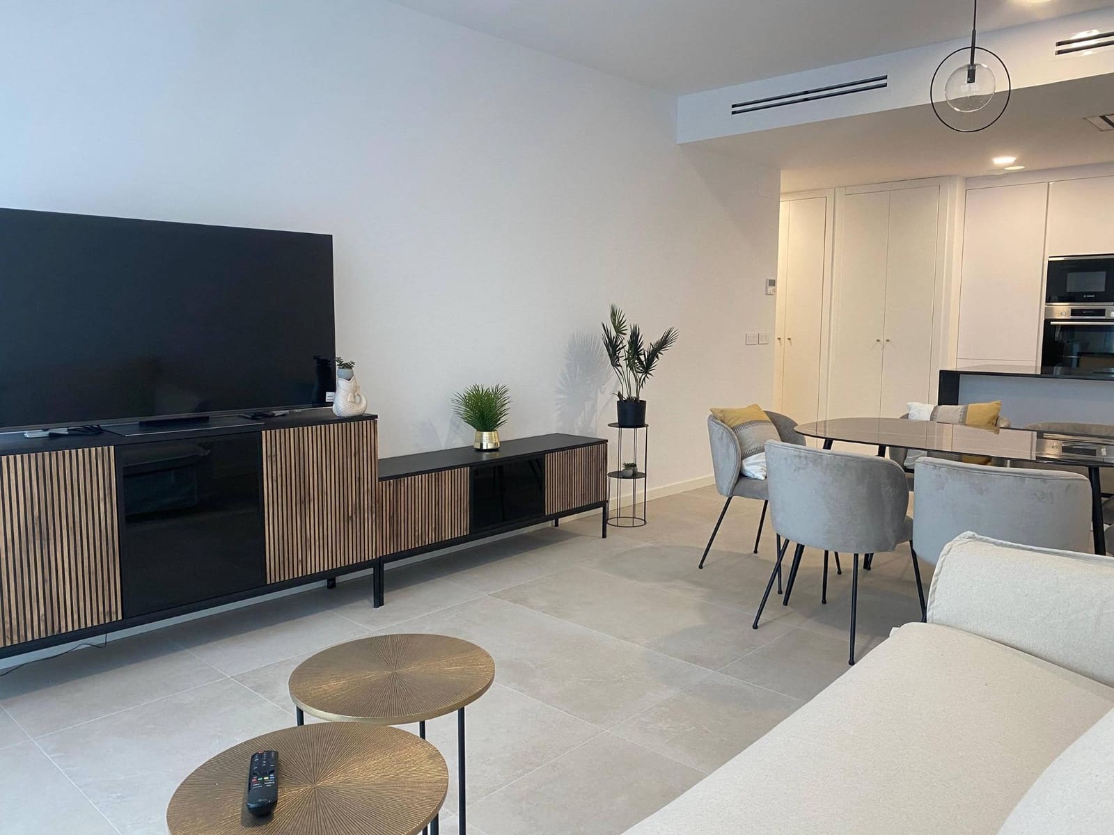 2 bedroom Apartment for rent in Finestrat with pool - € 2,000 (Ref: 9415966)