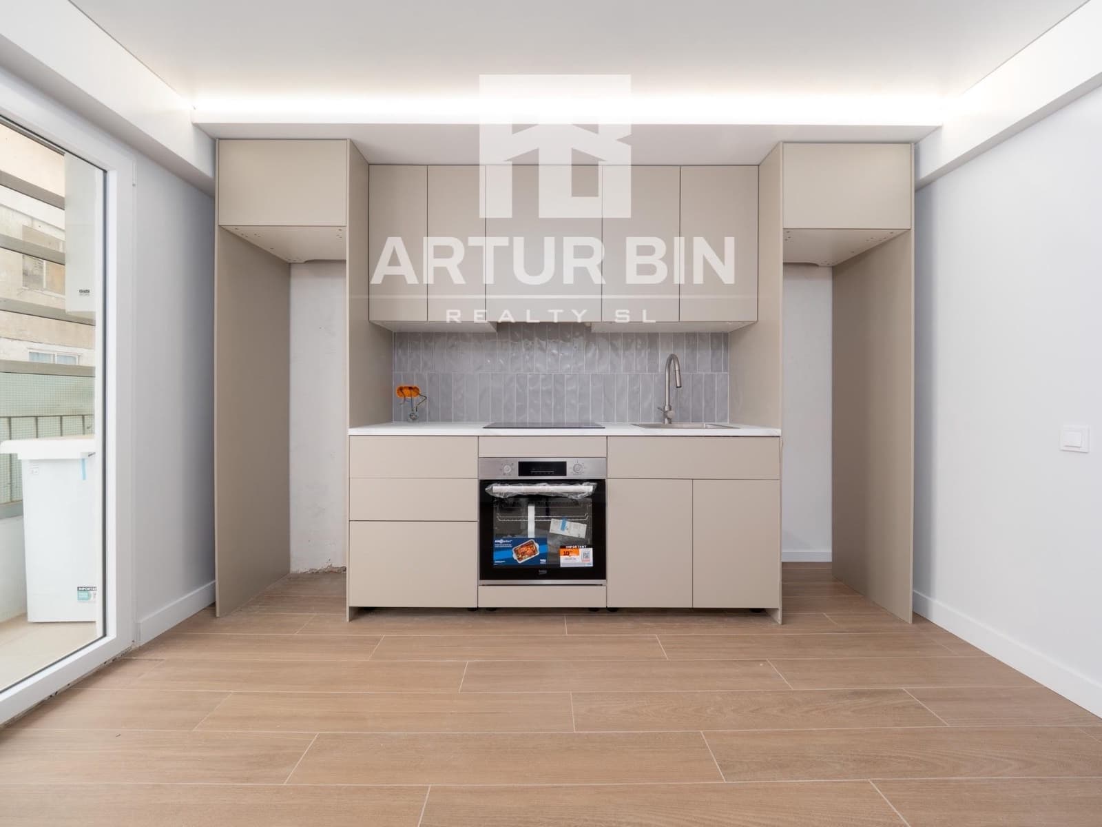 5 slaapkamer Appartement te koop in Valencia stad - € 360.000 (Ref: 9419780)